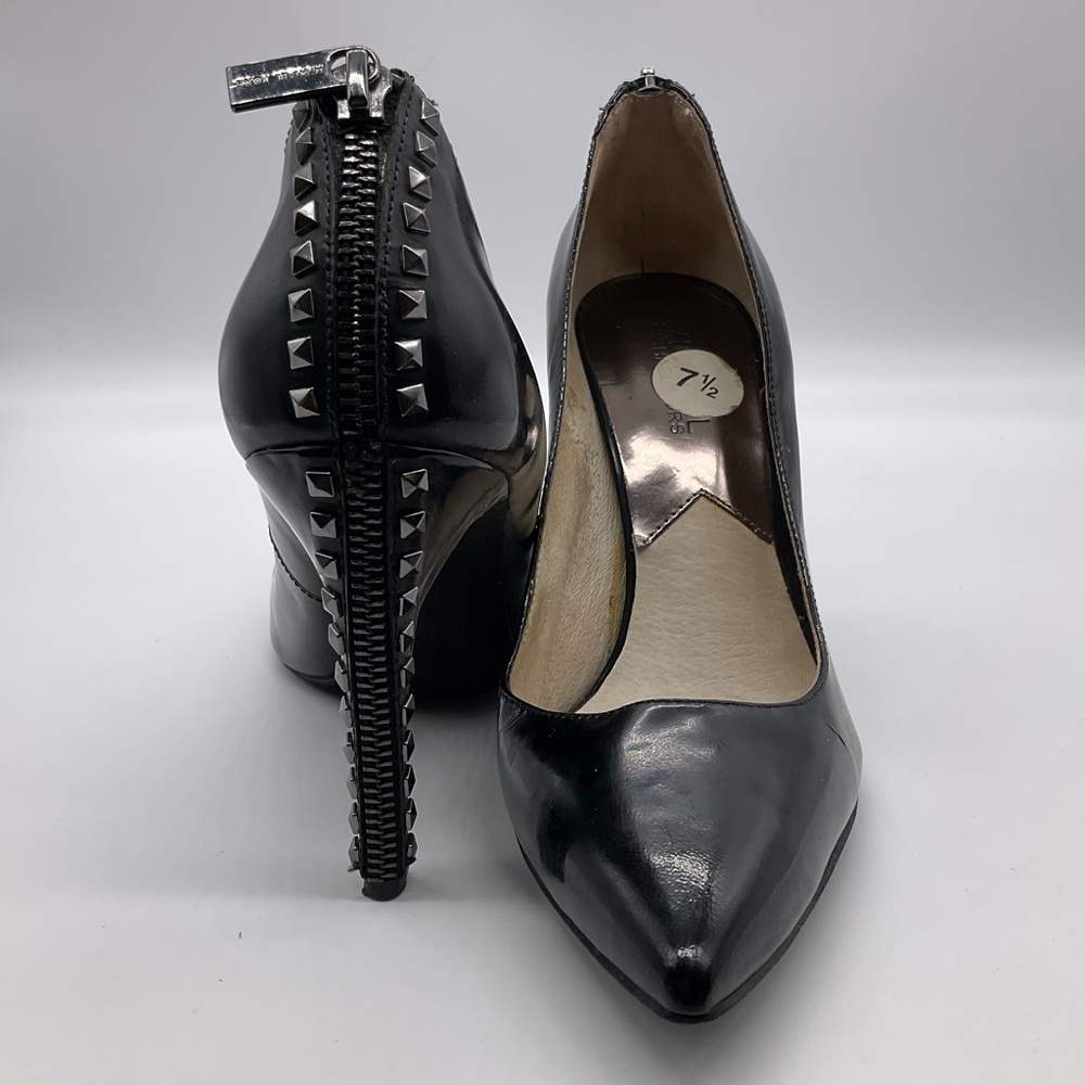 MICHAEL KORS LEATHER ZIPPER BACK PUMPS